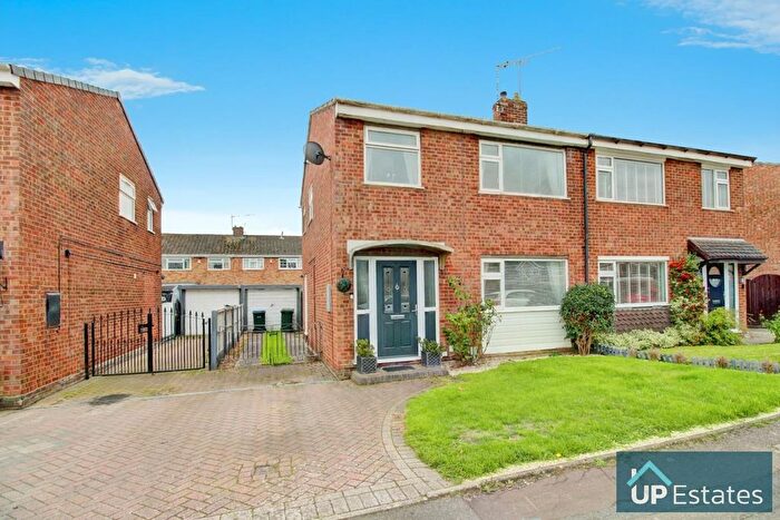3 Bedroom Semi-Detached House For Sale In Bracadale Close, Binley, Coventry, CV3