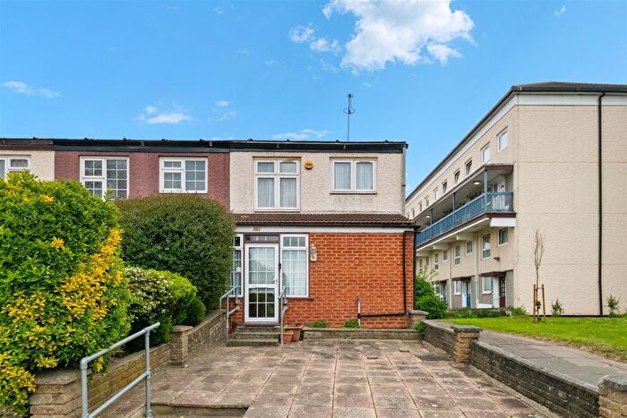 3 Bedroom End Terrace House For Sale In High Street, Cranford, TW5