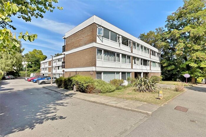2 Bedroom Apartment For Sale In Ravenswood Court, Woking, Surrey, GU22