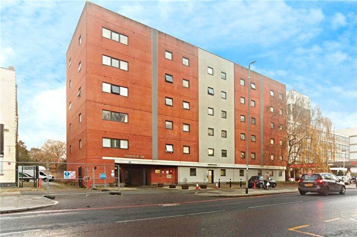2 Bedroom Flat For Sale In Radnor House, London Road, London, SW16