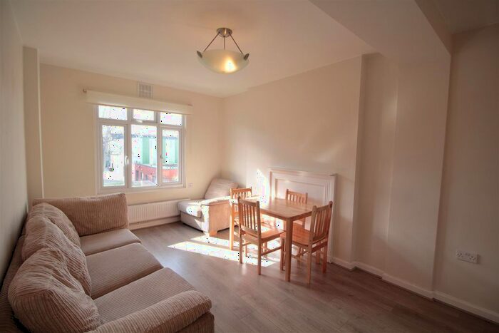 2 Bedroom Flat To Rent In Brixton Hill, London, SW2