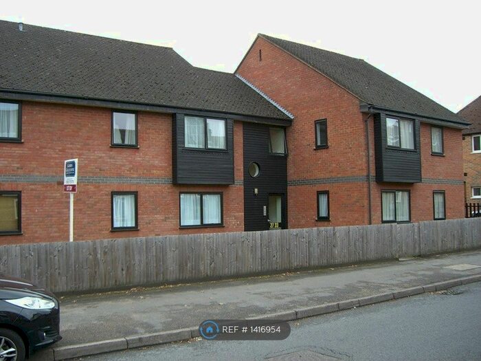 2 Bedroom Flat To Rent In Rickmansworth, Mill End, Rickmansworth, WD3