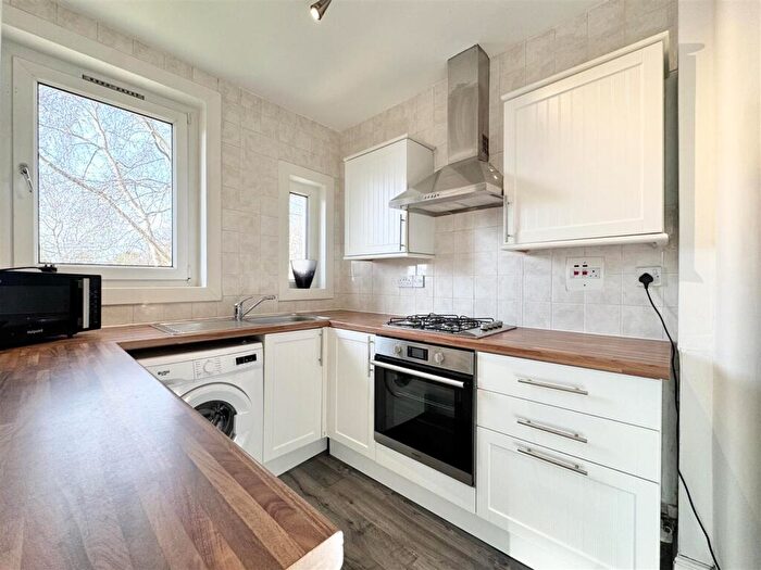 1 Bedroom Flat For Sale In Clyde Terrace, Bothwell, Glasgow, G71