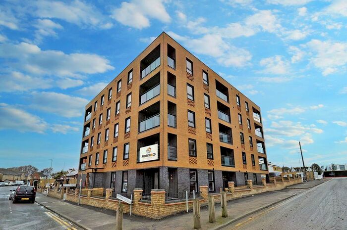 2 Bedroom Property To Rent In Victoria Crescent, Ashford, TN23