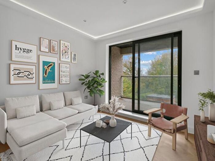 2 Bedroom Flat To Rent In The Ridge Way, South Croydon, Surrey, CR2