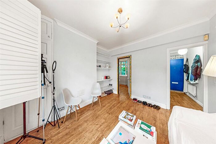 1 Bedroom Flat To Rent In Purbrook Estate, Tower Bridge, SE1