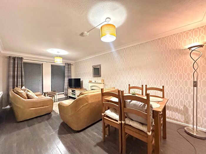 2 Bedroom Flat To Rent In Hodenell Close, Castle Bromwich, B34