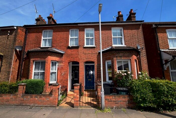 3 Bedroom Semi-Detached House To Rent In Burnham Road, St Albans, AL1
