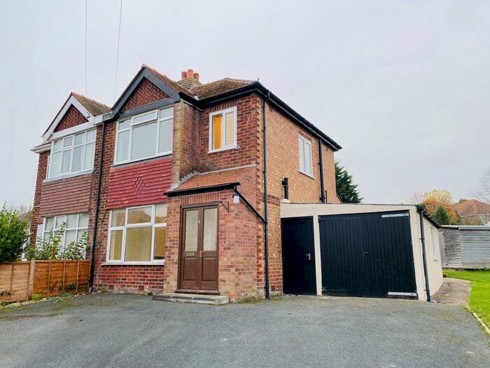 3 Bedroom Semi-Detached House To Rent In Redhill Avenue, Hereford, HR2