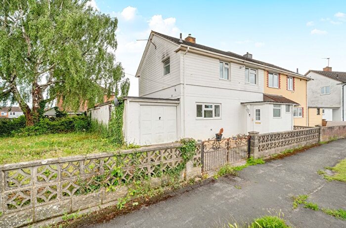3 Bedroom End Terrace House For Sale In Welland Green, Millbrook, Southampton, SO16