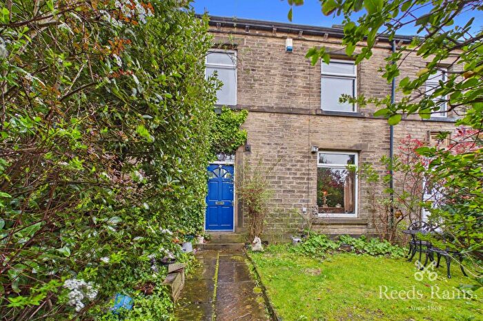 3 Bedroom End Of Terrace House For Sale In Luck Lane, Paddock, Huddersfield, West Yorkshire, HD1