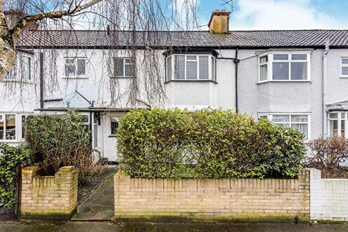 3 Bedroom Property To Rent In Bicester Road, Richmond, TW9