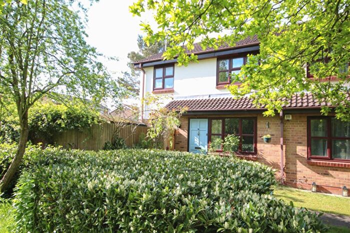 1 Bedroom End Of Terrace House To Rent In Church View, Yateley, GU46