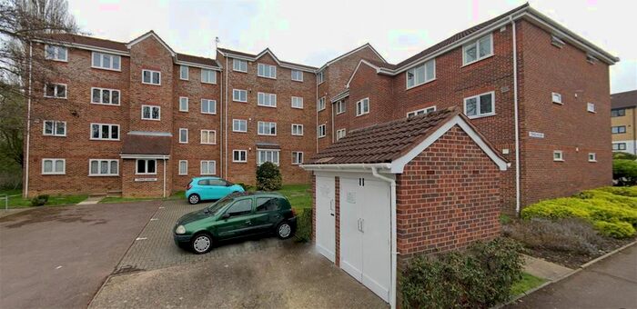 1 Bedroom Flat To Rent In Percy Gardens, Old Malden, Worcester Park, KT4