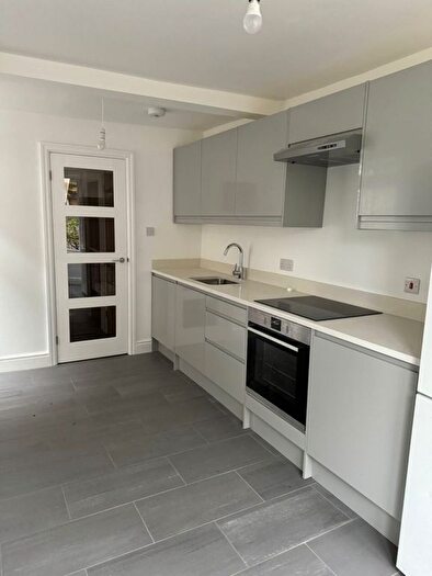 3 Bedroom Terraced House To Rent In Effingham Road, London, N8