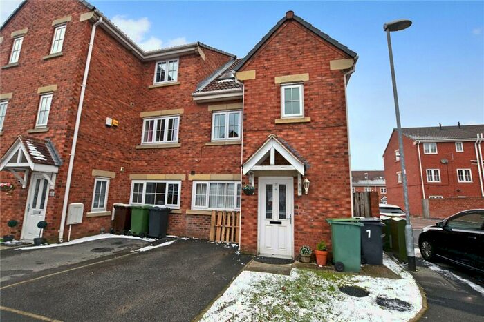 4 Bedroom Town House To Rent In Parkfield Court, Morley, Leeds, West Yorkshire, LS27