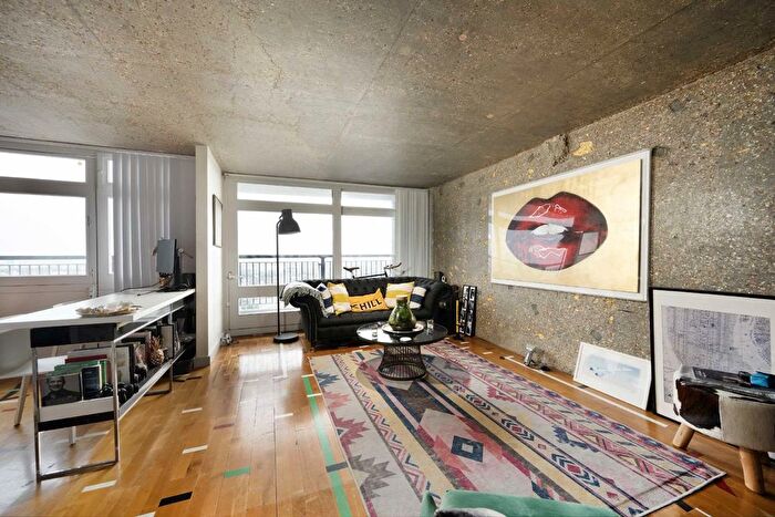 2 Bedroom Flat To Rent In Golborne Road, London, W10