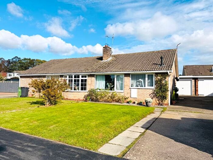 2 Bedroom Semi-detached Bungalow For Sale In Drummond View, Bishopthorpe, York, YO23