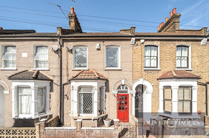 3 Bedroom House For Sale In Alloa Road, London, SE8