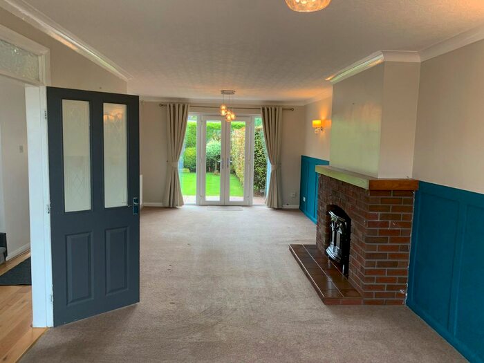 4 Bedroom Semi-Detached House To Rent In Bernard Grove, Meir Heath, ST3