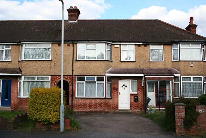 3 Bedroom Semi-Detached House To Rent In Carlyon Road, Hayes, UB4