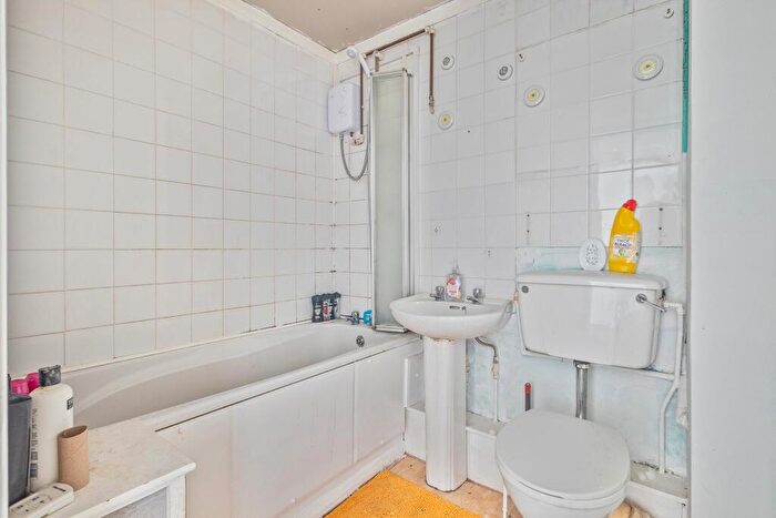 3 Bedroom End Of Terrace House For Sale In Balfour, Tamworth, B79