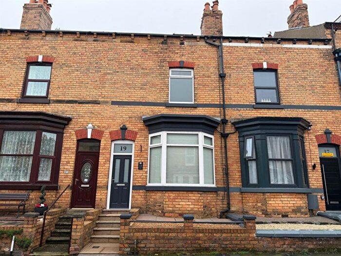 4 Bedroom Terraced House For Sale In Langdale Road, Scarborough, YO12