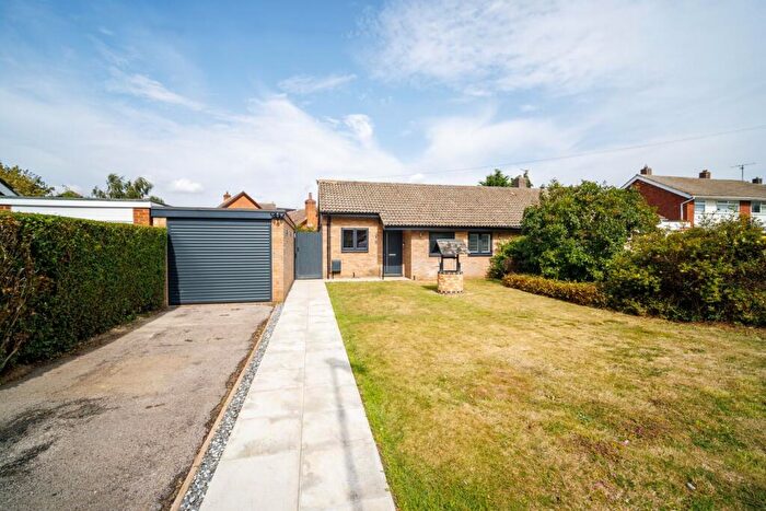 2 Bedroom Bungalow For Sale In Dolphins Way, Gamlingay, Sandy, SG19