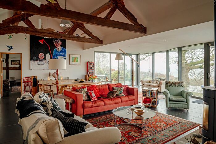 5 Bedroom Detached House For Sale In Fronhaul, Cefn Coch, Powys, SY21