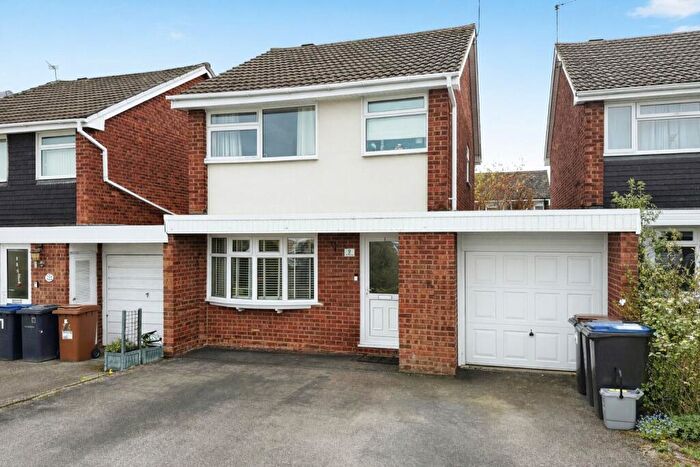 3 Bedroom Detached House To Rent In Field Close, Hinckley, LE10