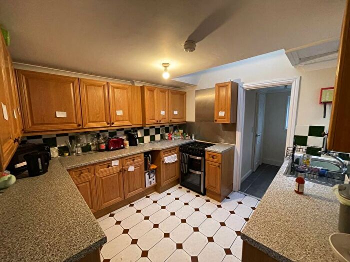 5 Bedroom House To Rent In Mackintosh Place, CF24