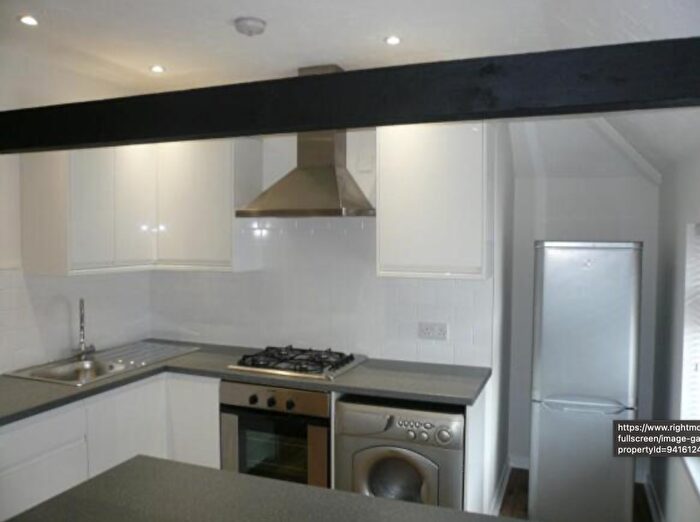 1 Bedroom Flat To Rent In High Street, Cheshunt, Waltham Cross, Hertfordshire, EN8