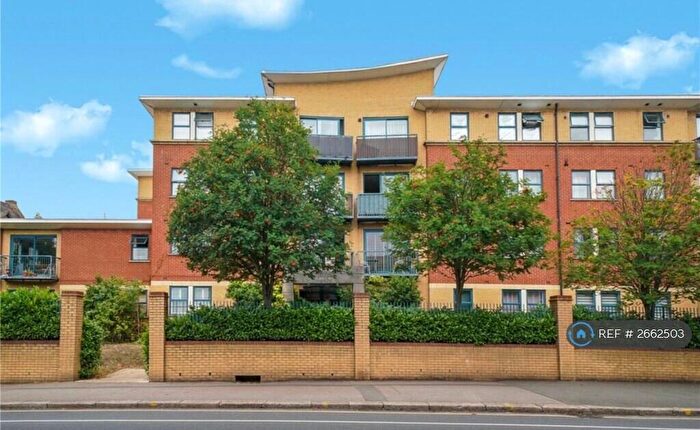 2 Bedroom Flat To Rent In North Point, London, N8