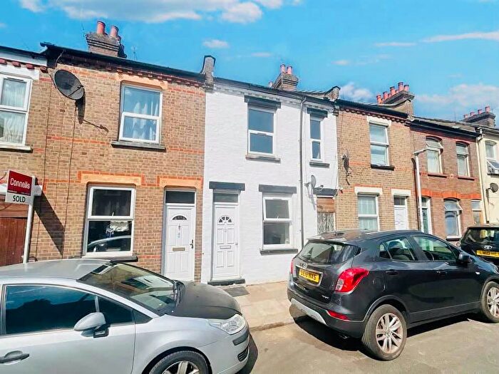 2 Bedroom Terraced House To Rent In Cowper Street, Luton, LU1