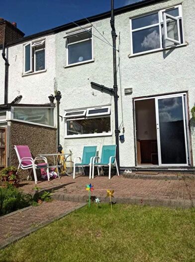 3 Bedroom Terraced House To Rent In Castle Road, Grays, Essex, RM17