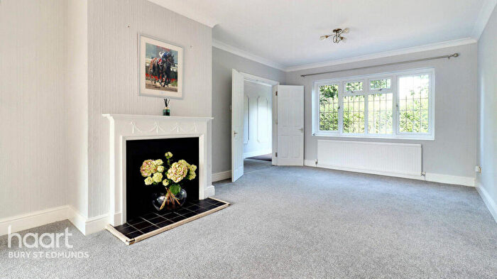 4 Bedroom Detached House For Sale In Meynell Gardens, Newmarket, CB8
