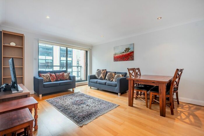 2 Bedroom Flat To Rent In Vauxhall Bridge Road, London, SW1V