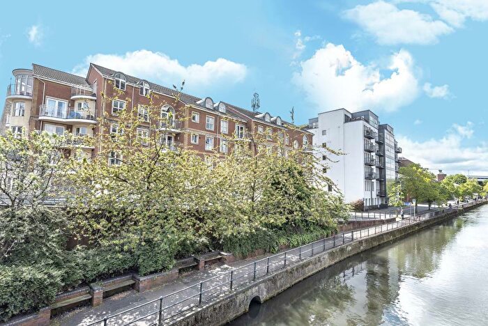 2 Bedroom Apartment To Rent In Kennet Side, Reading, RG1