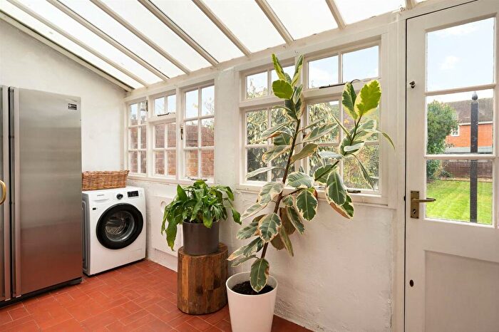 3 Bedroom Terraced House For Sale In Wilson Avenue, Henley-On-Thames, RG9