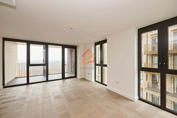 3 Bedroom Flat To Rent In Boxwood Gardens, London, E1W