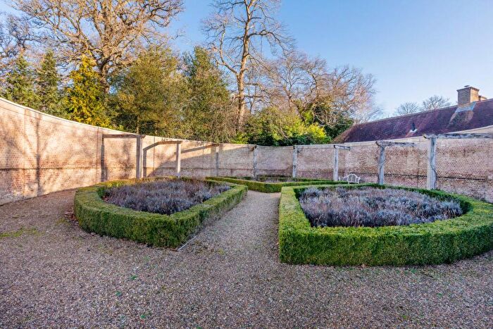 2 Bedroom Apartment For Sale In Nashdom Lane, Burnham, SL1