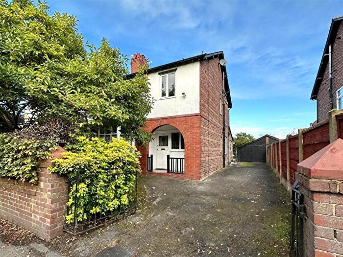 4 Bedroom Semi-Detached House To Rent In Marsland Road, Sale, M33