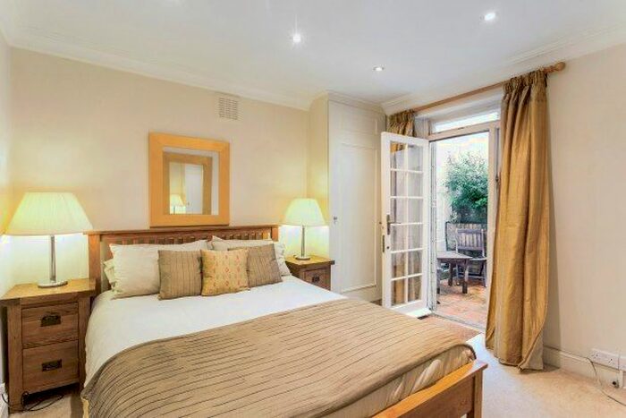 1 Bedroom Flat To Rent In Markham Square, Chelsea, SW3