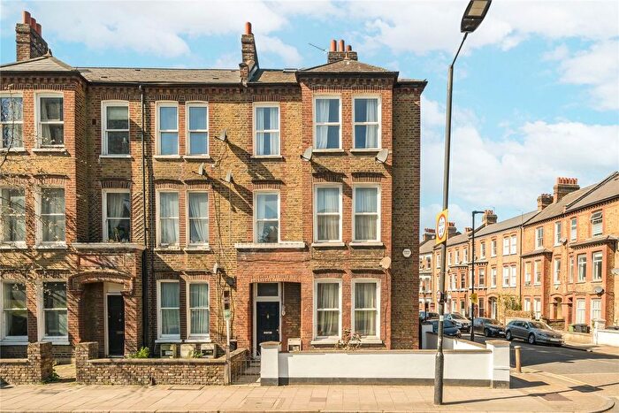 3 Bedroom Flat For Sale In Bedford Road, Clapham, SW4
