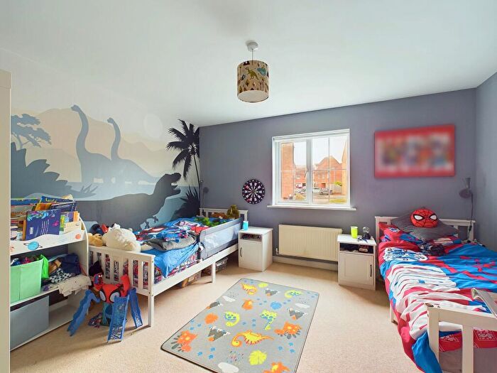 3 Bedroom Terraced House For Sale In Johnson Drive, Leighton Buzzard, Bedfordshire, LU7