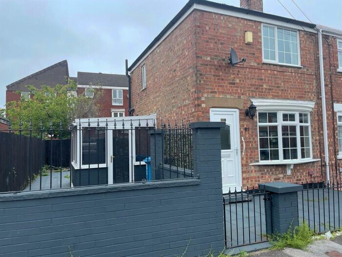 2 Bedroom End Of Terrace House To Rent In Wynburg Street, Hull, HU9