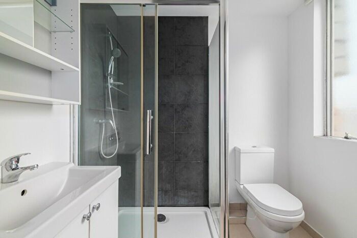 2 Bedroom Apartment To Rent In Greville Place, London, NW6