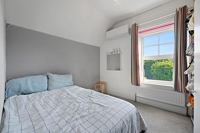4 Bedroom Semi-Detached House To Rent In Coulsdon Road, Caterham, CR3