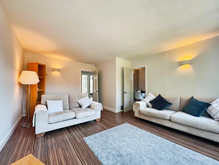 2 Bedroom Flat To Rent In Mersey Road, Didsbury, Manchester, M20