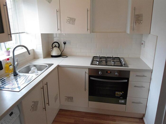 1 Bedroom Semi Detached House For Sale In Spring Grove, Tooting Borders, CR4